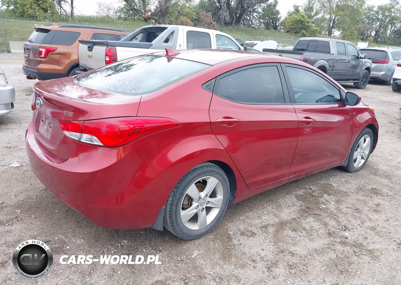 2013 Hyundai Elantra Gls VIN:5NPDH4AE8DH261946 - 4