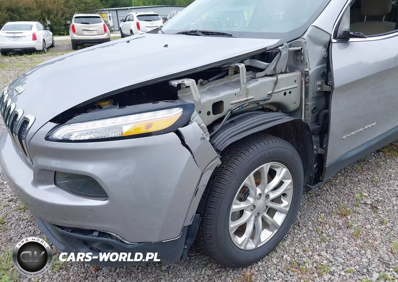 2016 Jeep Cherokee Latitude VIN:1C4PJLCB2GW135871 - 6
