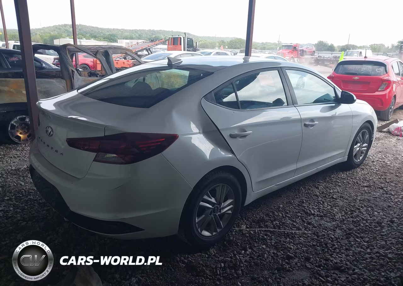2019 Hyundai Elantra Sel VIN:5NPD84LF7KH403528 - 4