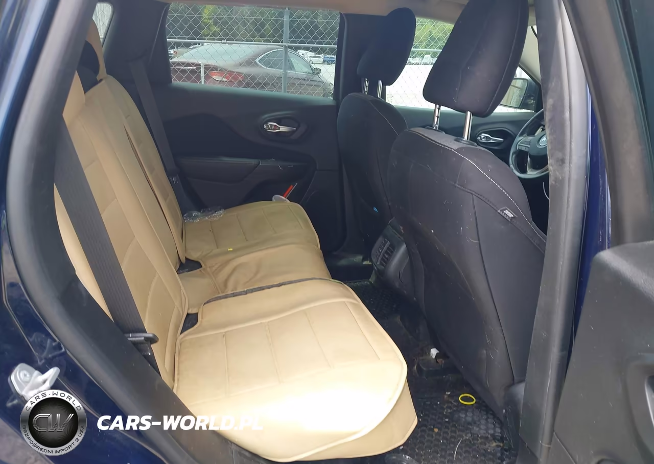 2015 Jeep Cherokee Sport VIN:1C4PJLAB8FW506114 - 8