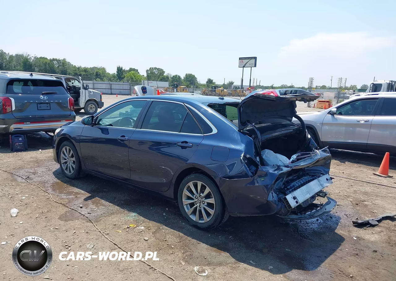 2015 Toyota Camry Xle VIN:4T1BF1FK5FU938935 - 3