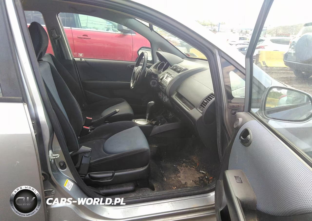 2008 Honda Fit Sport VIN:JHMGD38638S032033 - 5