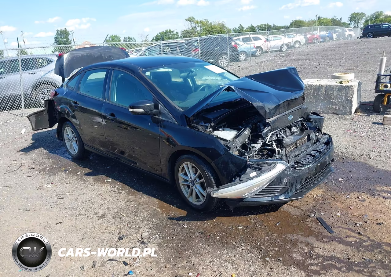 2017 Ford Focus Se VIN:1FADP3F2XHL323172 - 1