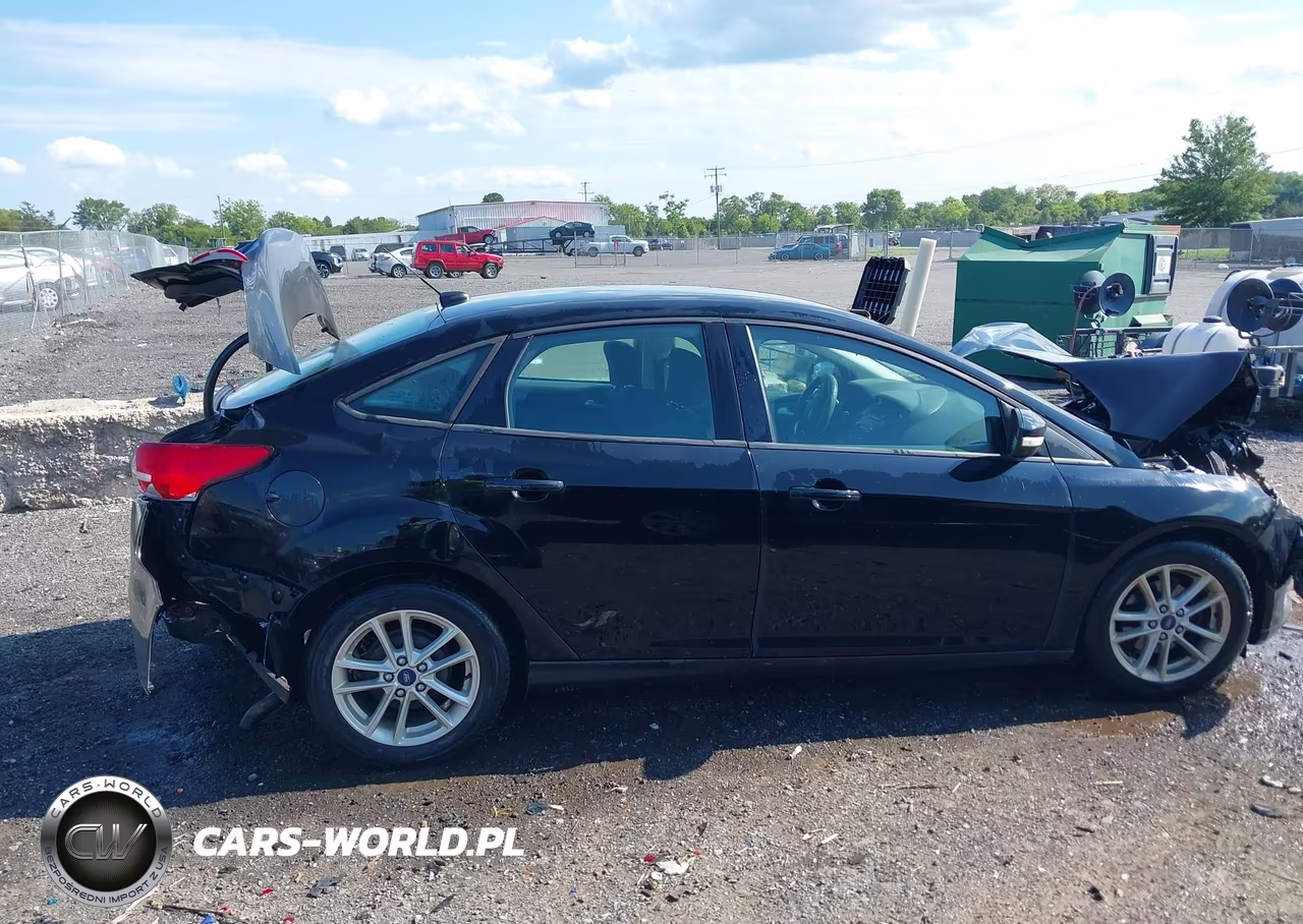 2017 Ford Focus Se VIN:1FADP3F2XHL323172 - 13