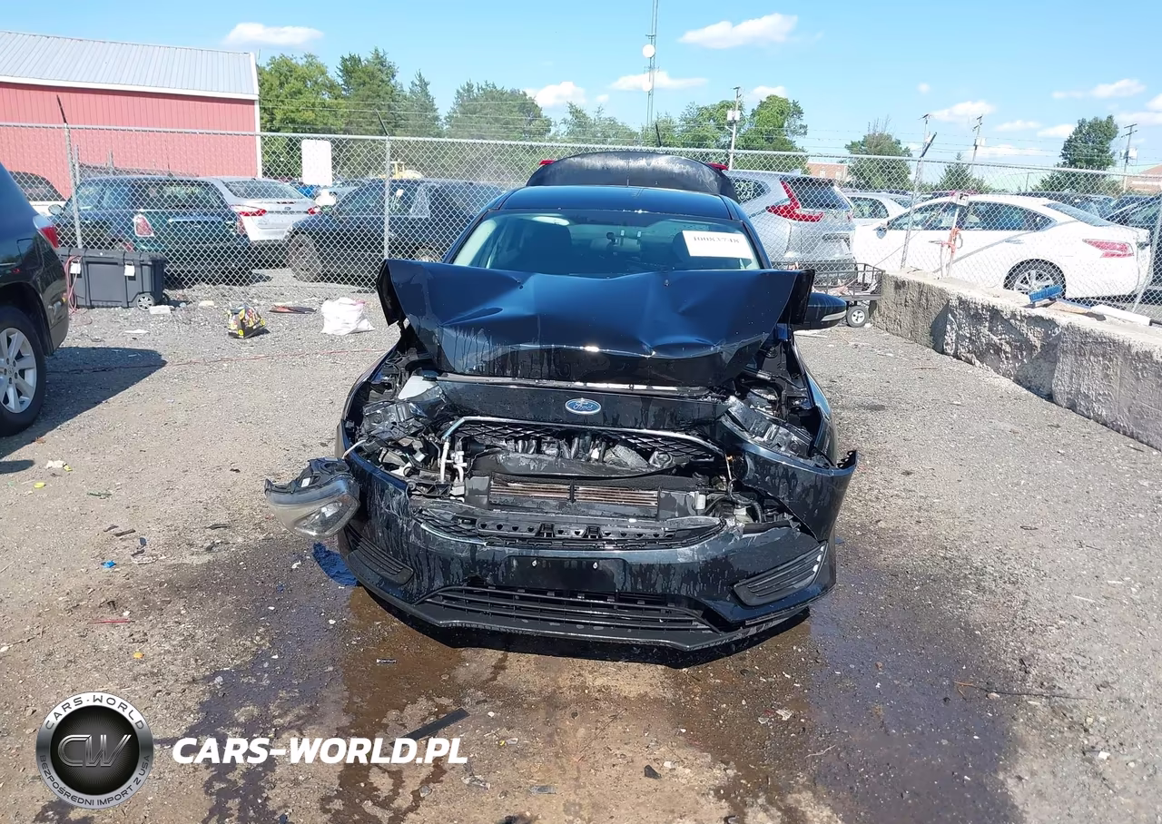 2017 Ford Focus Se VIN:1FADP3F2XHL323172 - 6