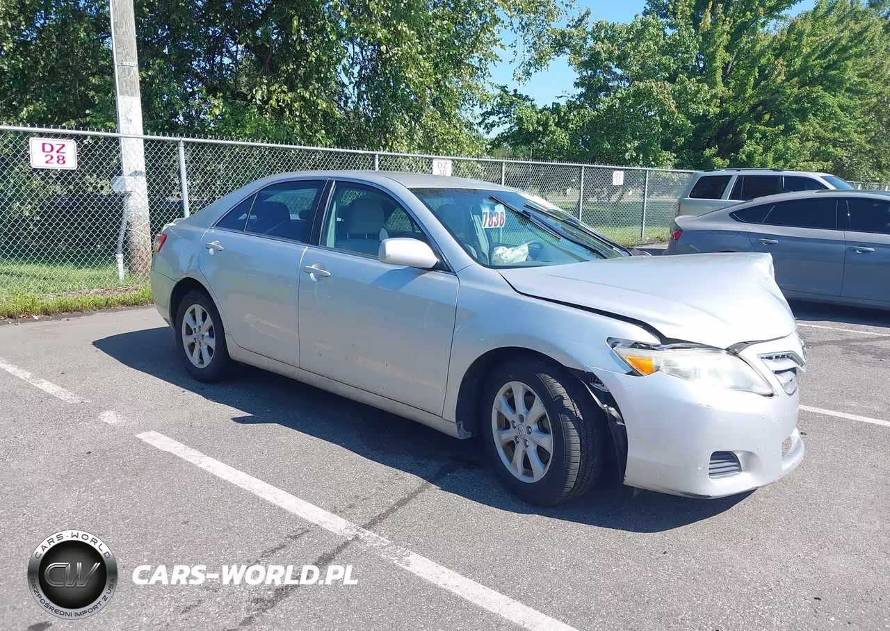 2011 Toyota Camry Le – zdjęcie 1 z 11