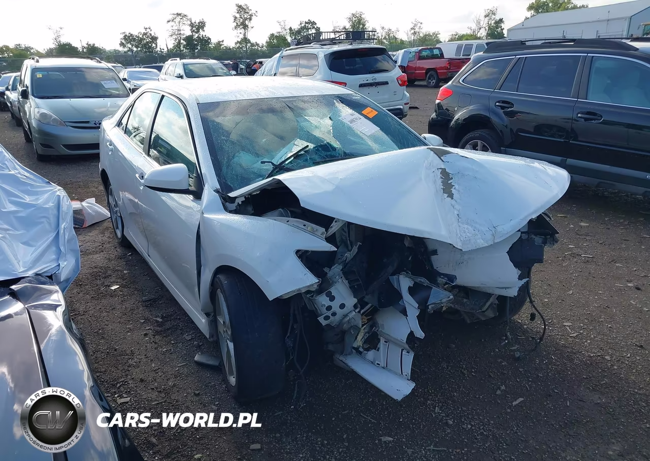 2012 Toyota Camry Se – zdjęcie 1 z 17