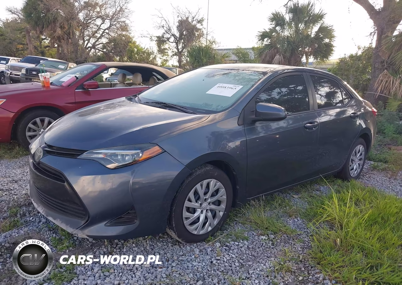 2018 Toyota Corolla Le VIN:5YFBURHEXJP832535 - 2