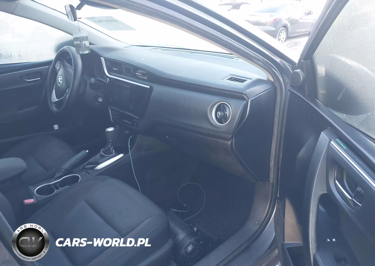 2018 Toyota Corolla Le VIN:5YFBURHEXJP832535 - 5
