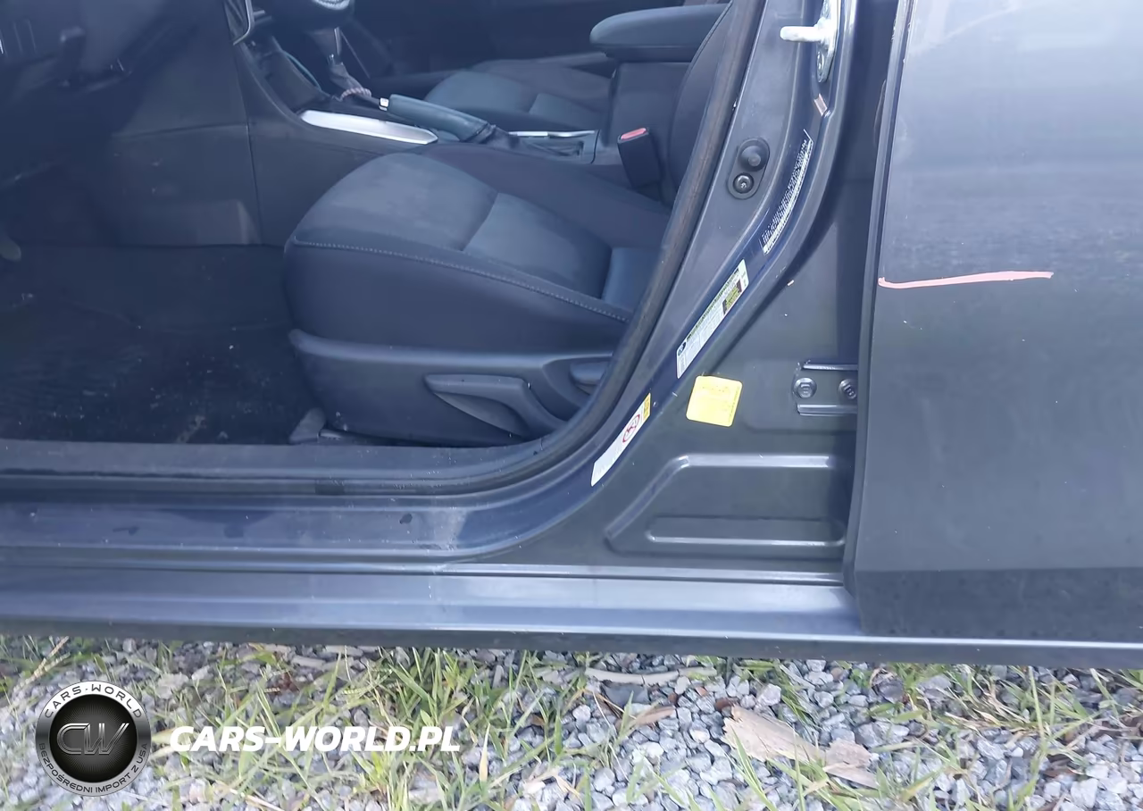 2018 Toyota Corolla Le VIN:5YFBURHEXJP832535 - 6
