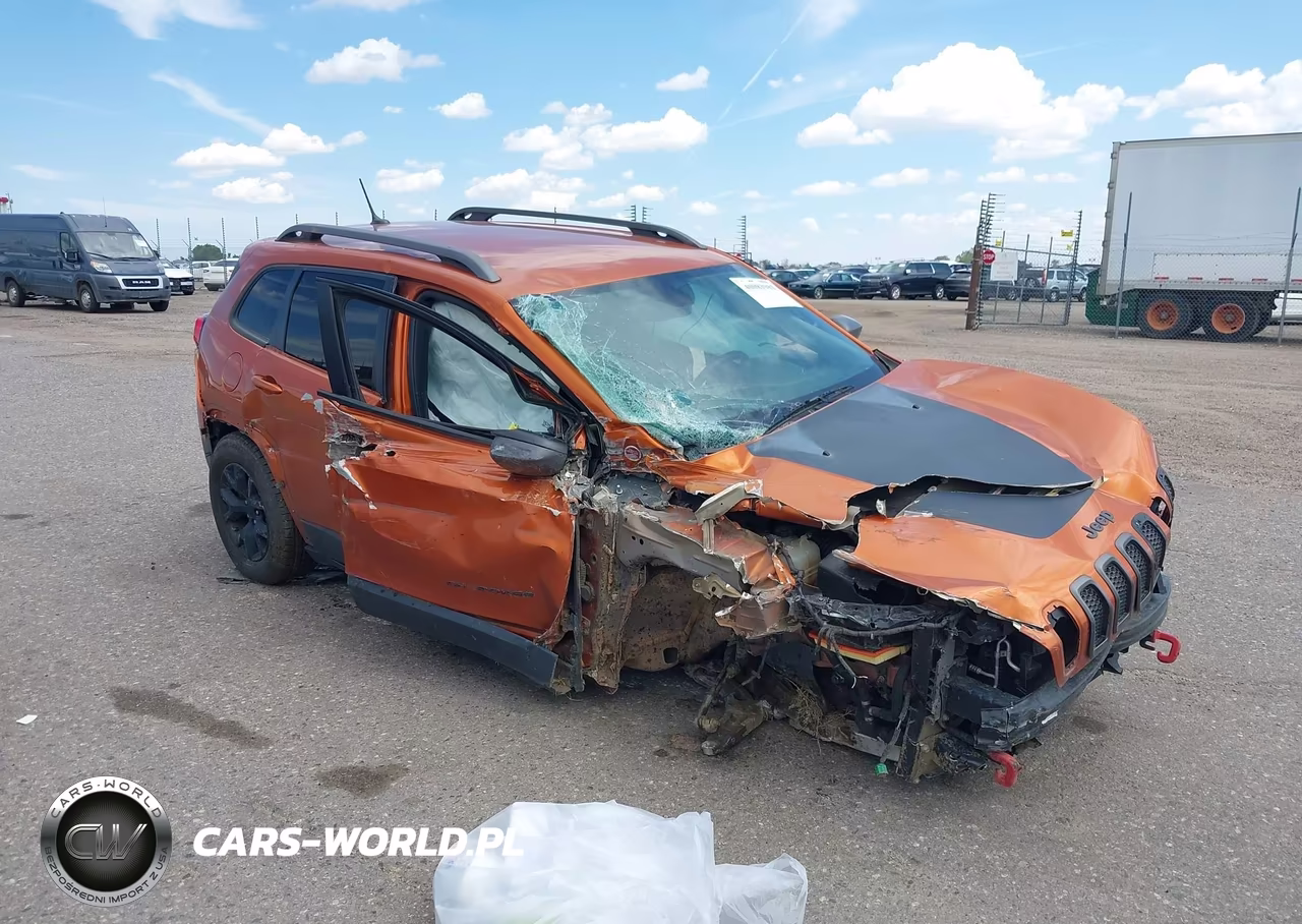 2015 Jeep Cherokee Trailhawk – zdjęcie 1 z 15