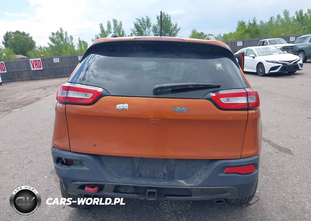 2015 Jeep Cherokee Trailhawk VIN:1C4PJMBS3FW736342 - 15