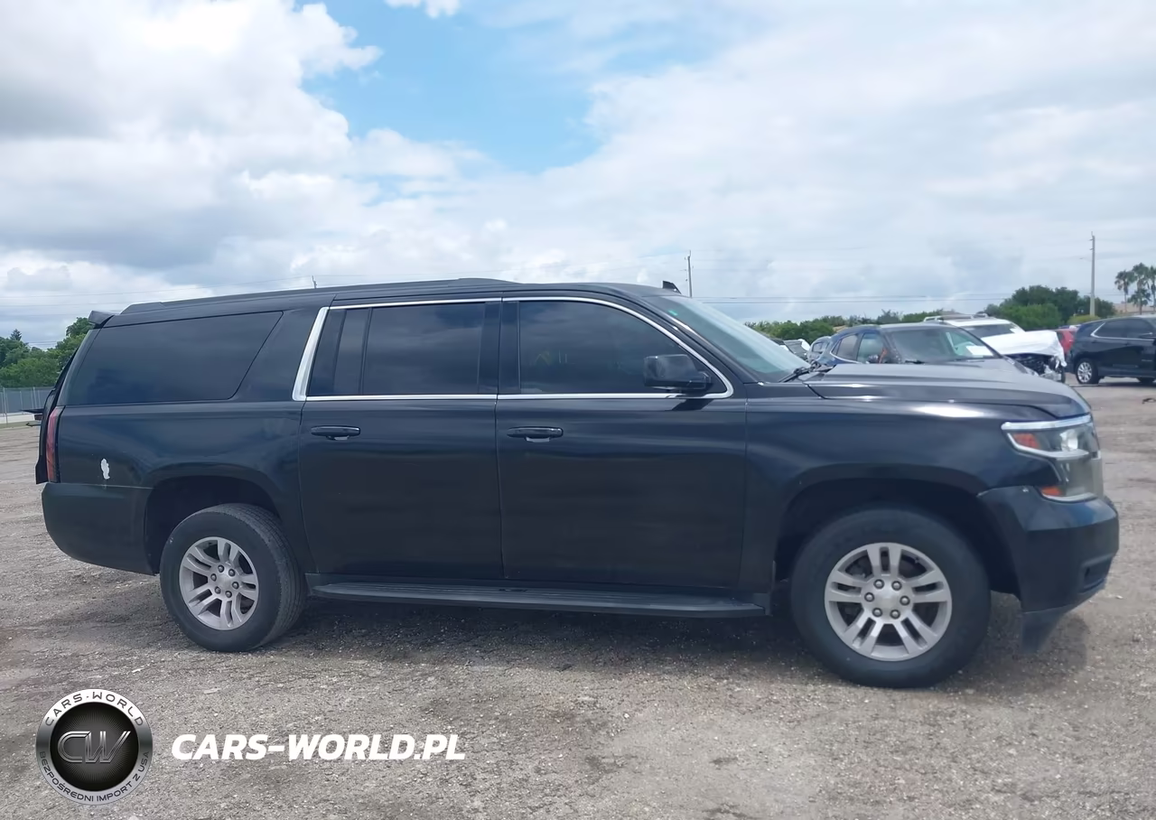 2017 Chevrolet Suburban Lt VIN:1GNSKHKCXHR174617 - 13