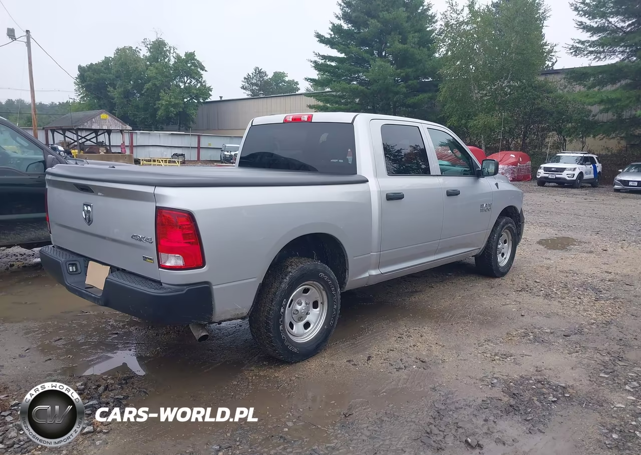 2017 Ram 1500 Tradesman VIN:1C6RR7KG8HS586163 - 4