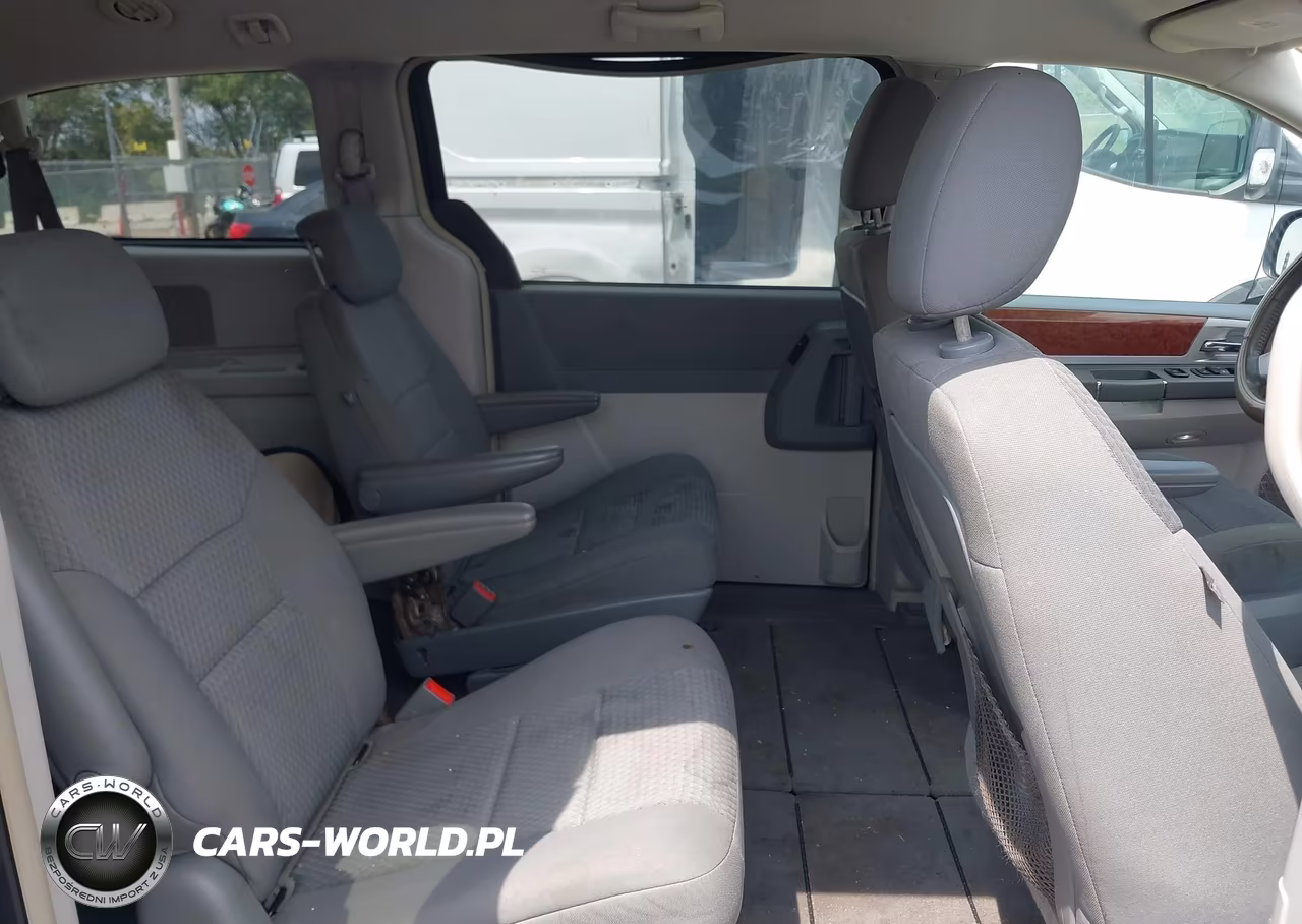 2009 Chrysler Town & Country Touring VIN:2A8HR54159R593939 - 8