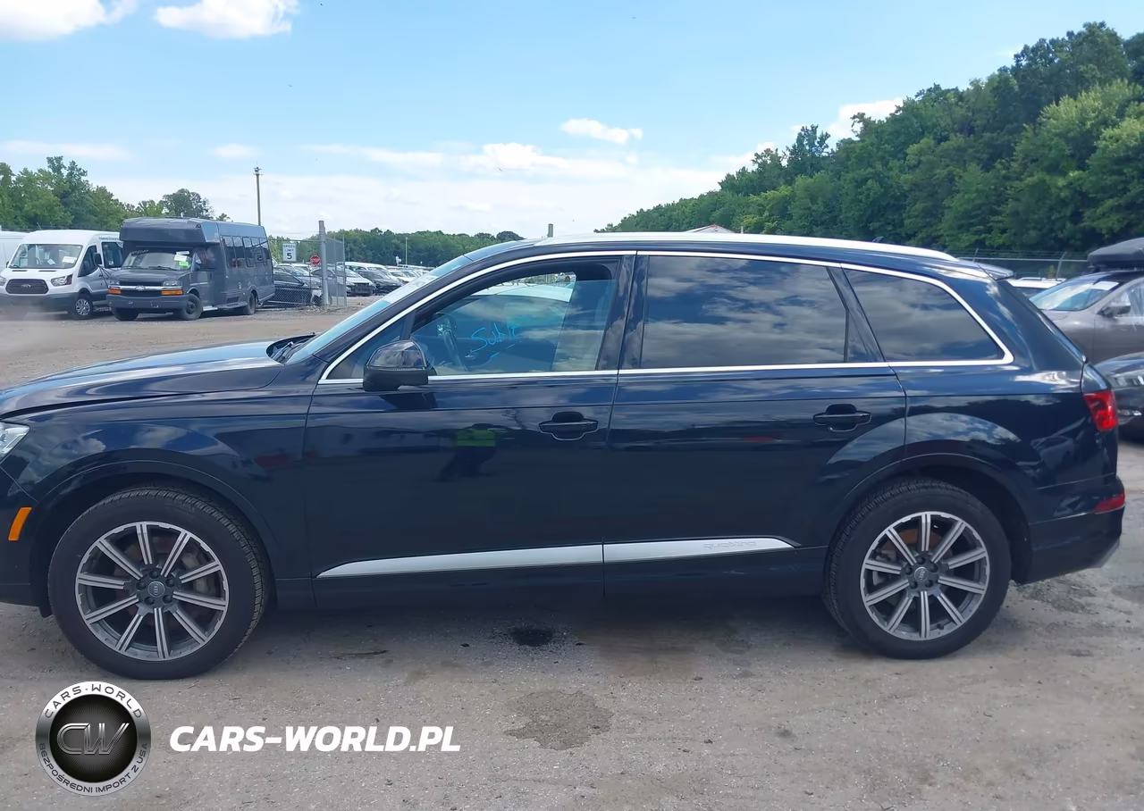 2017 Audi Q7 3.0T Premium VIN:WA1VAAF78HD016426 - 14