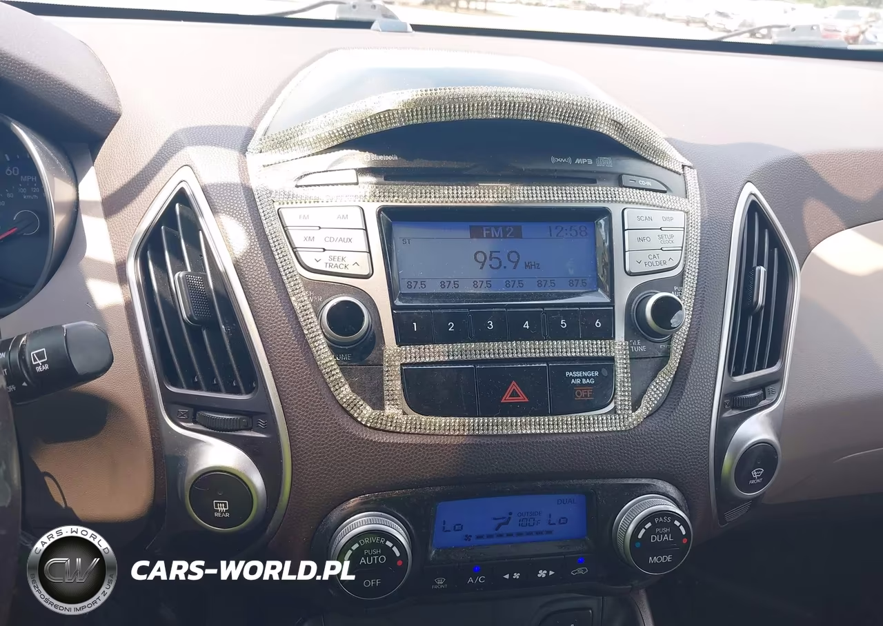 2011 Hyundai Tucson Limited VIN:KM8JU3AC5BU210104 - 17