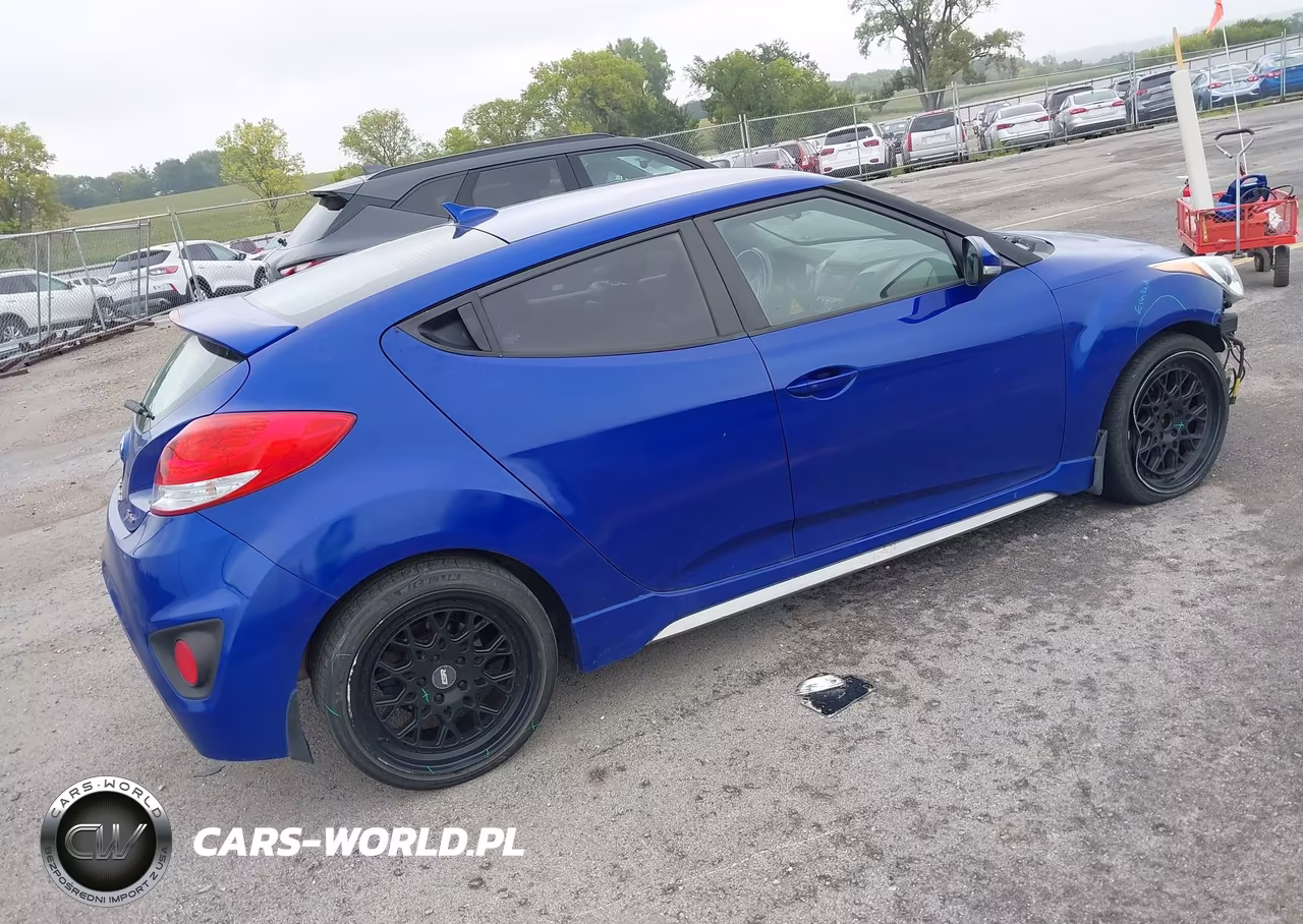 2015 Hyundai Veloster Turbo VIN:KMHTC6AE8FU222767 - 4