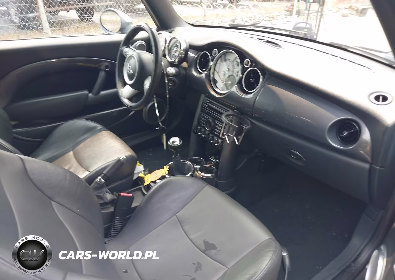2005 Mini Cooper S VIN:WMWRH33475TF82992 - 5