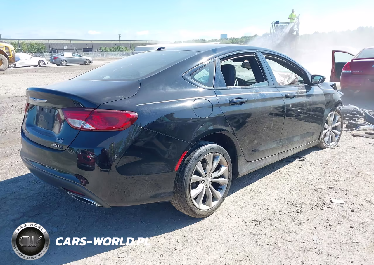 2015 Chrysler 200 S VIN:1C3CCCBB0FN659782 - 4