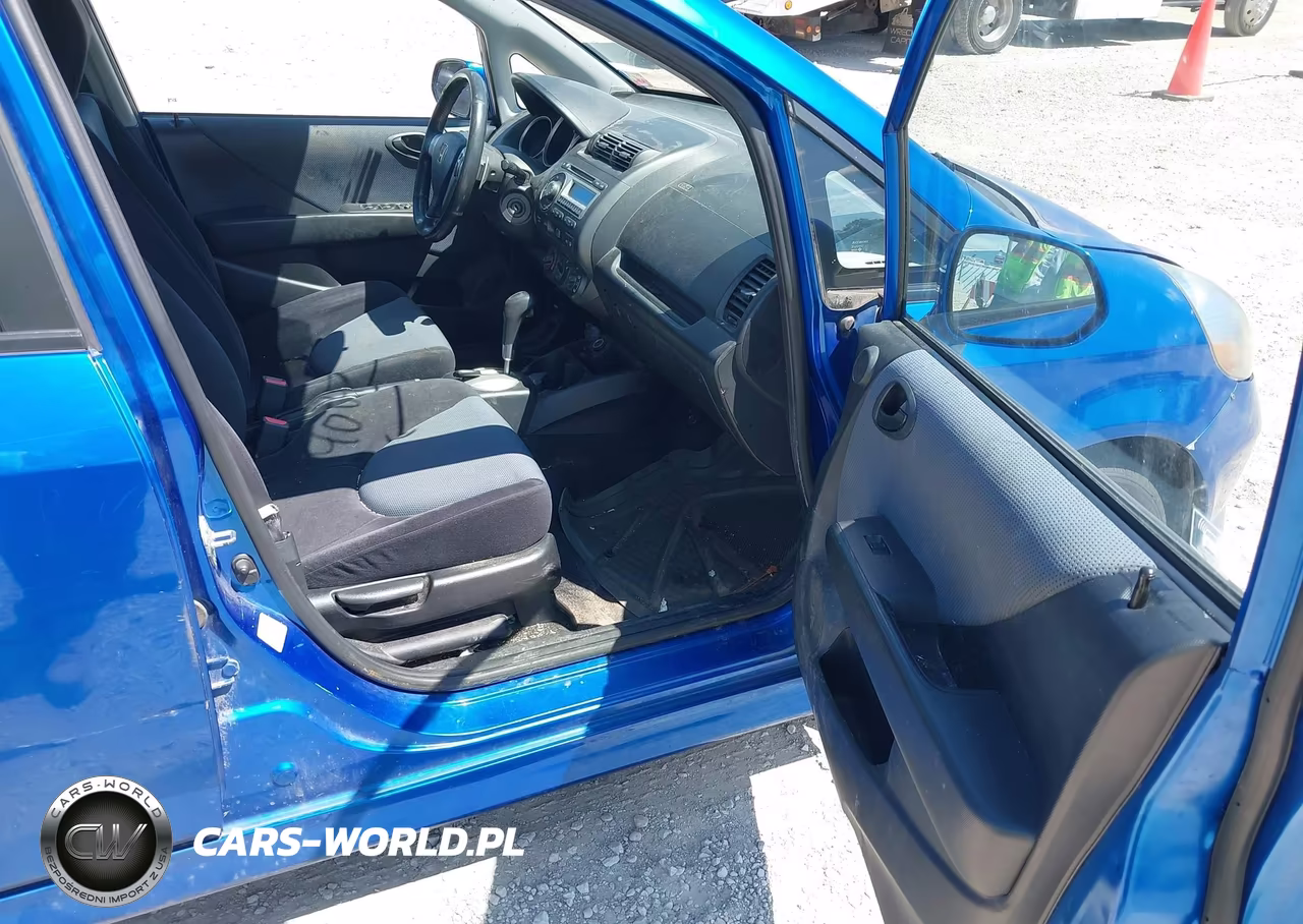 2008 Honda Fit Sport VIN:JHMGD38638S041962 - 5