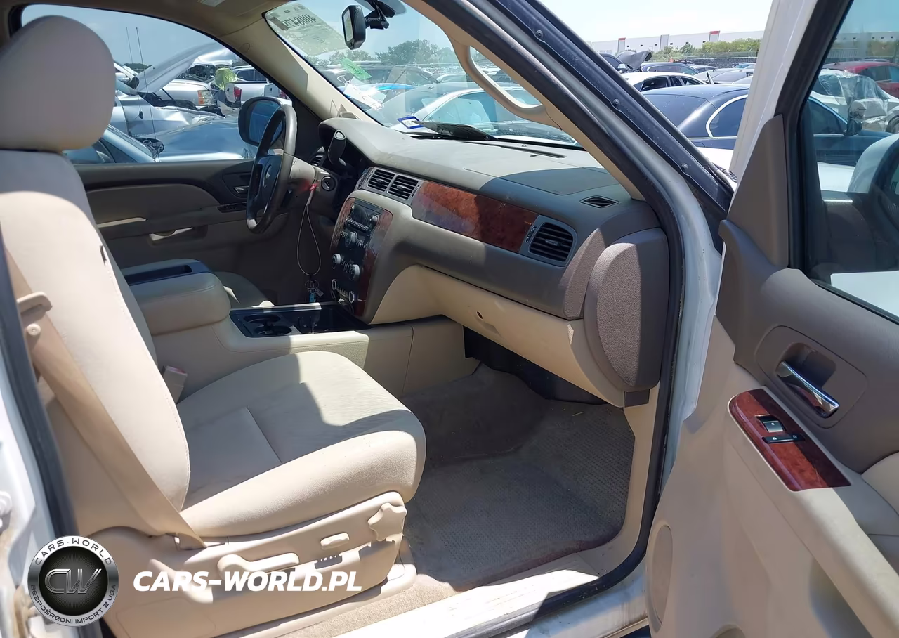 2012 Chevrolet Suburban 1500 Ls VIN:1GNSCHE08CR276313 - 5