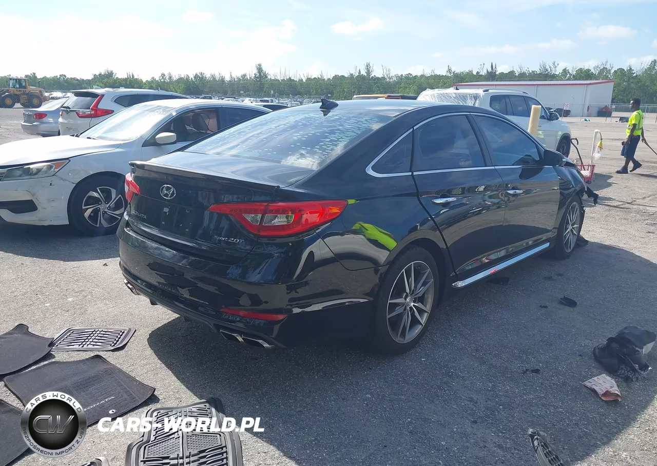 2015 Hyundai Sonata Sport 2.0T VIN:5NPE34AB5FH237051 - 4