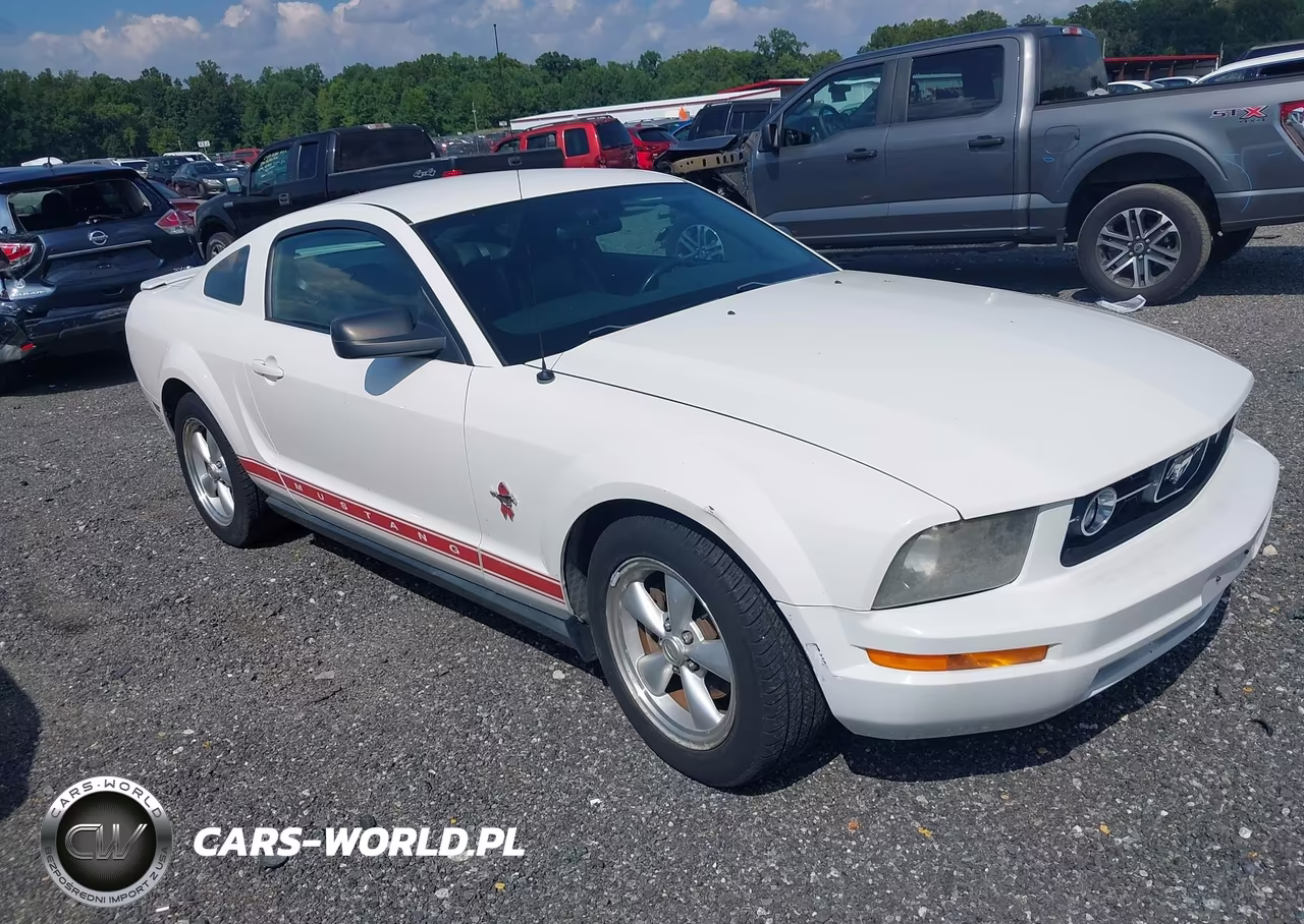 2008 Ford Mustang V6 Deluxe-V6 Premium – zdjęcie 1 z 11