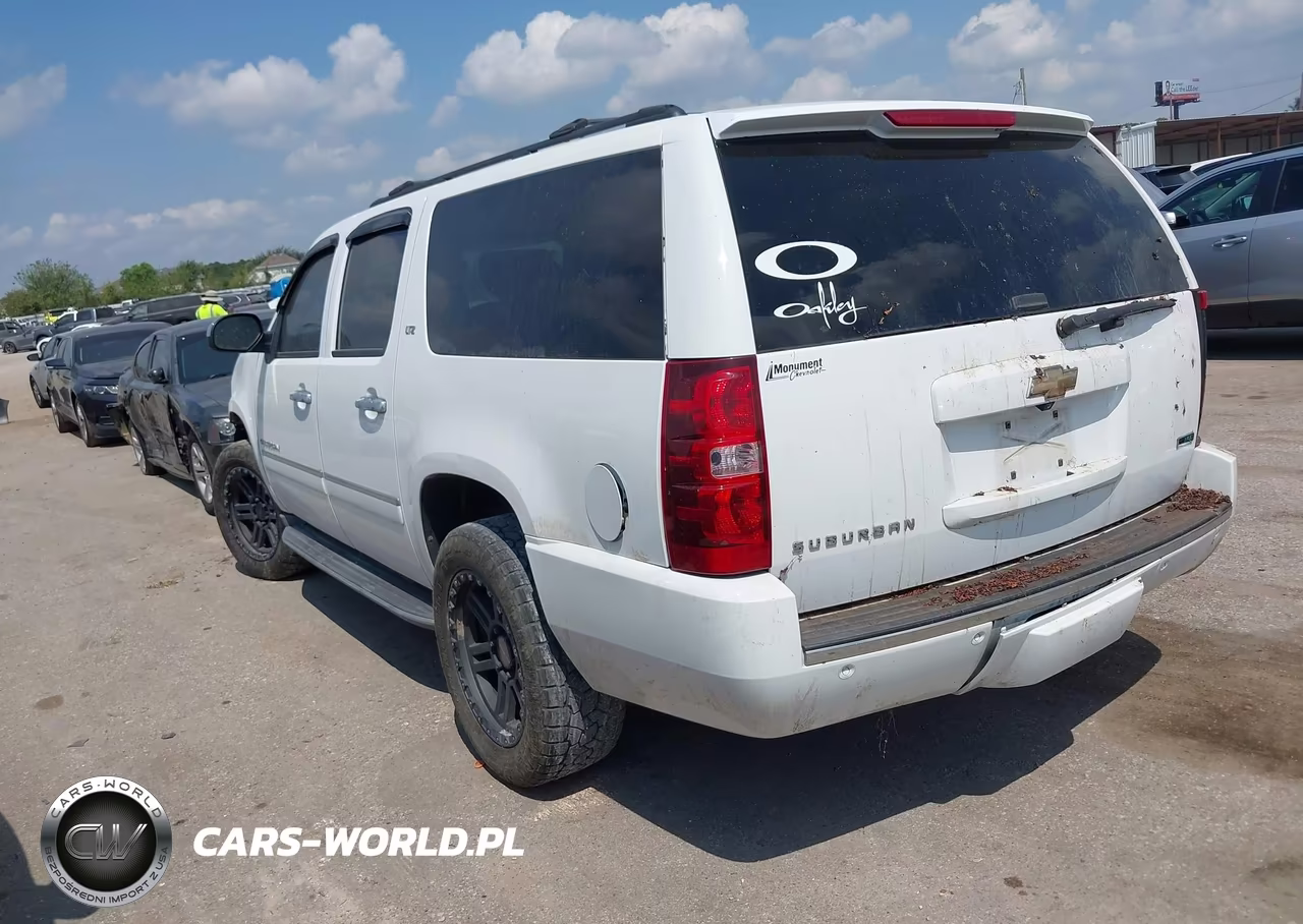 2010 Chevrolet Suburban 1500 Ltz VIN:1GNUKKE38AR196588 - 3