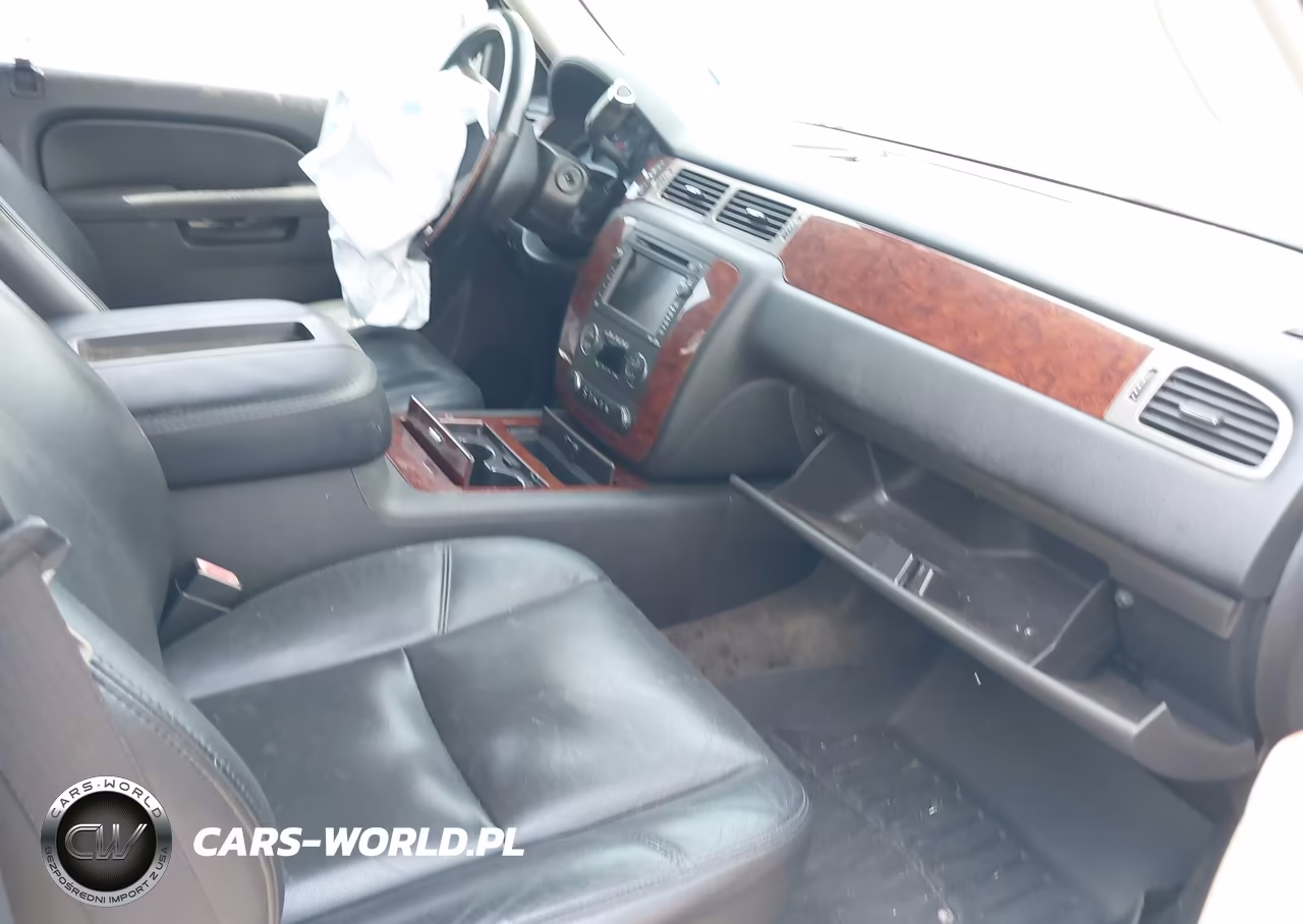 2010 Chevrolet Suburban 1500 Ltz VIN:1GNUKKE38AR196588 - 5