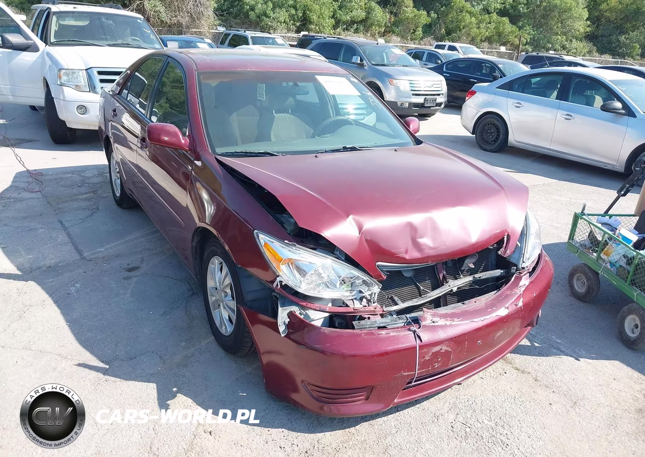 2004 Toyota Camry Le V6 – zdjęcie 1 z 11