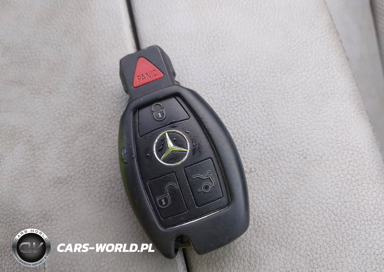 2010 Mercedes-Benz E 550 4Matic VIN:WDDHF9AB7AA113290 - 11
