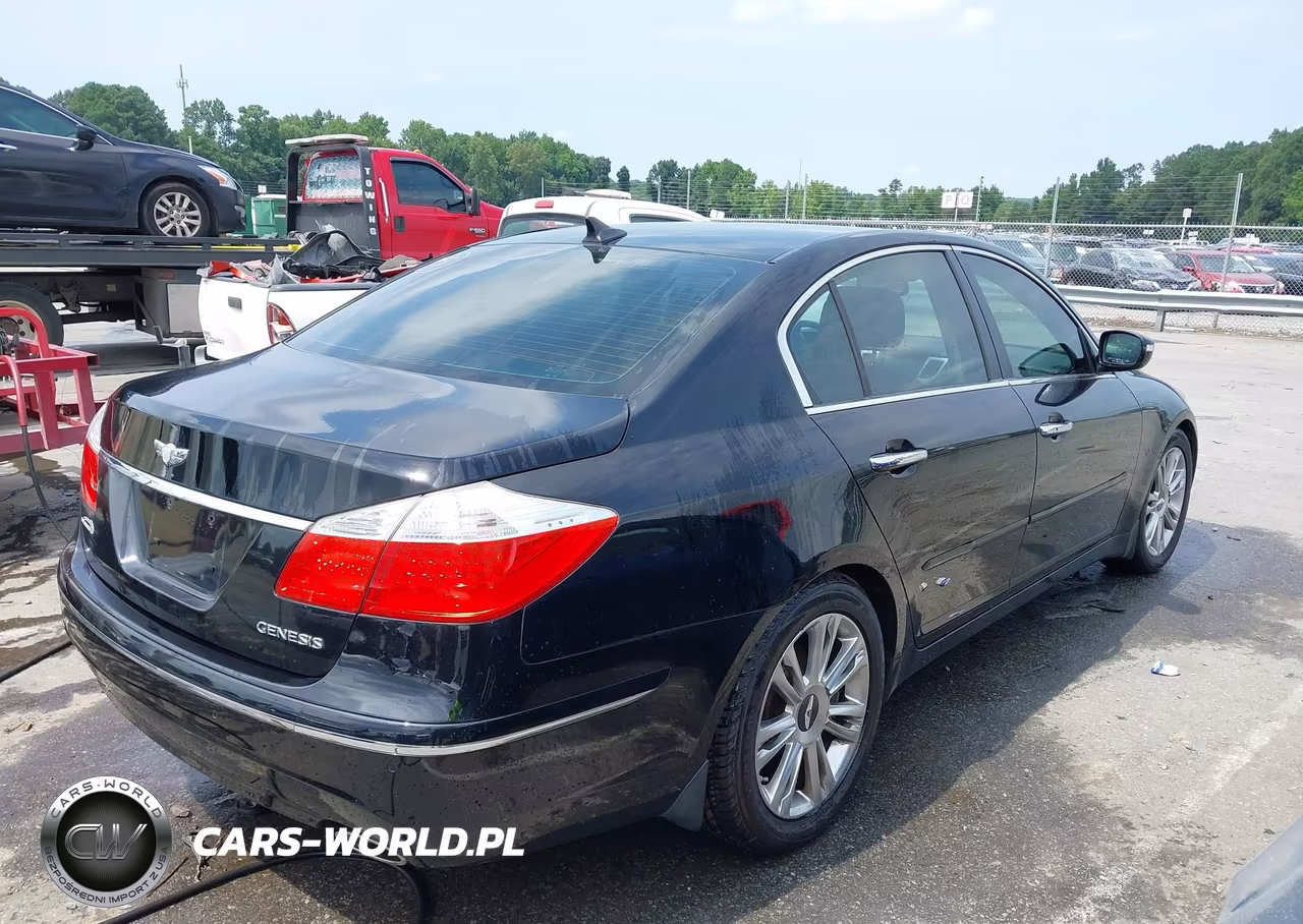 2011 Hyundai Genesis 3.8 VIN:KMHGC4DE4BU123004 - 4