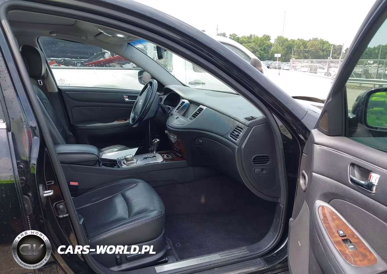 2011 Hyundai Genesis 3.8 VIN:KMHGC4DE4BU123004 - 5
