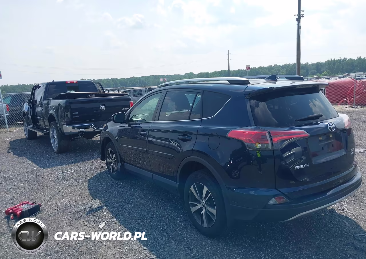 2018 Toyota Rav4 Xle VIN:JTMRFREV4JJ749006 - 3
