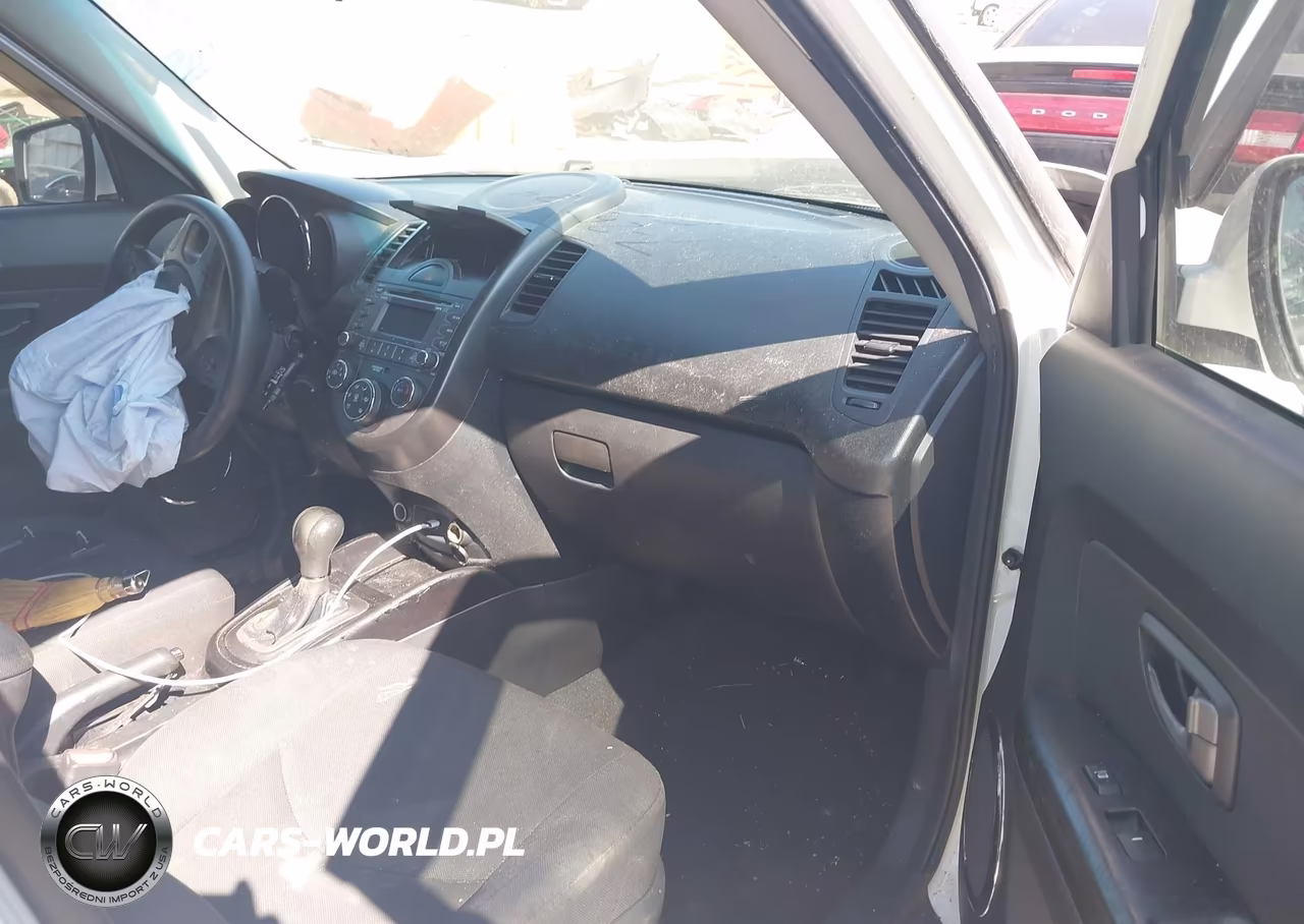 2011 Kia Soul + VIN:KNDJT2A21B7262174 - 5