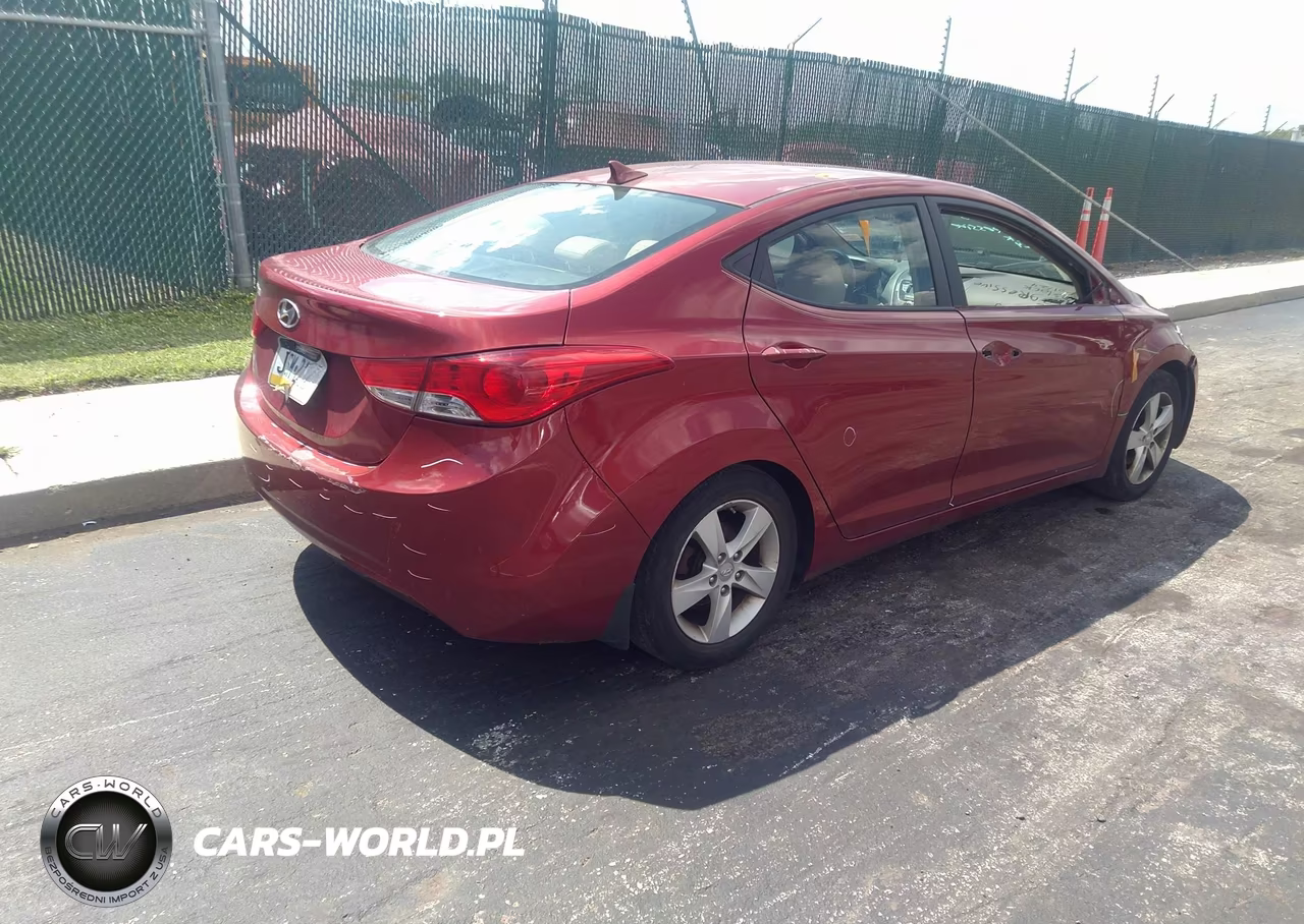 2013 Hyundai Elantra Gls VIN:5NPDH4AE3DH206045 - 4