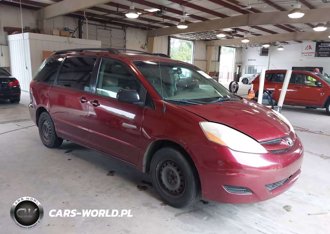2008 Toyota Sienna Le – zdjęcie 1 z 15