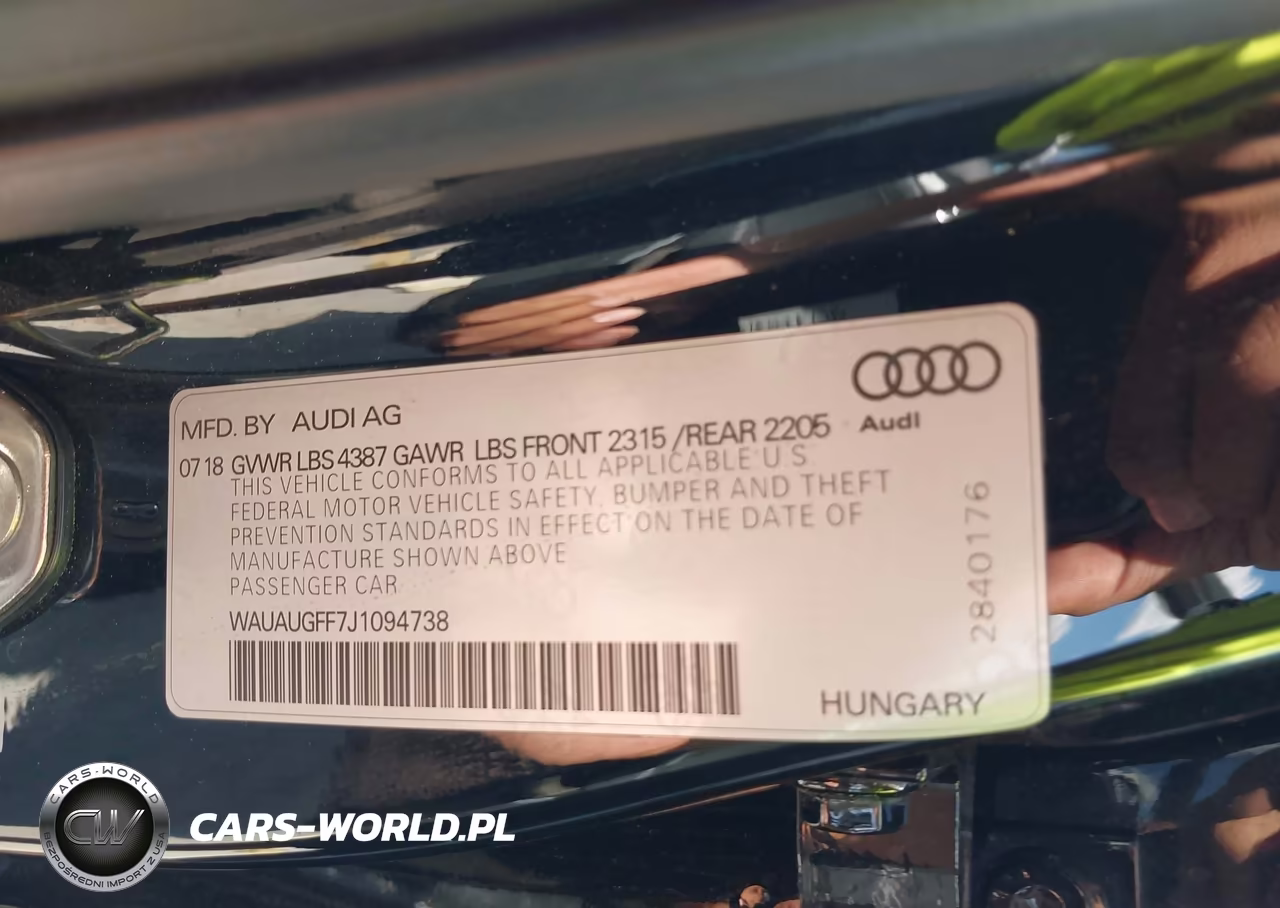 2018 Audi A3 2.0T Premium-2.0T Tech Premium VIN:WAUAUGFF7J1094738 - 9