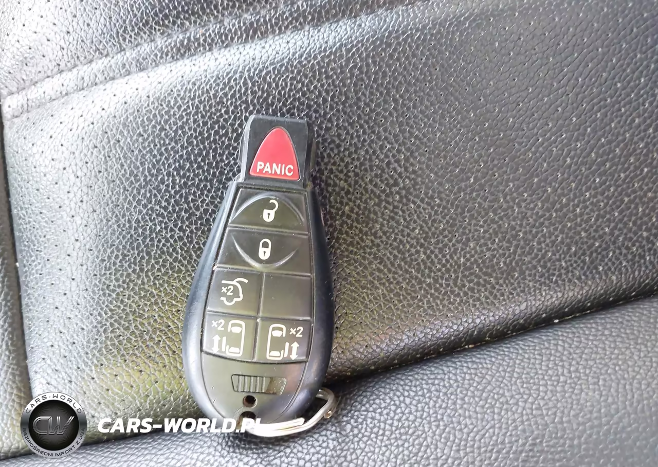 2012 Chrysler Town & Country Touring VIN:2C4RC1BG5CR186174 - 11