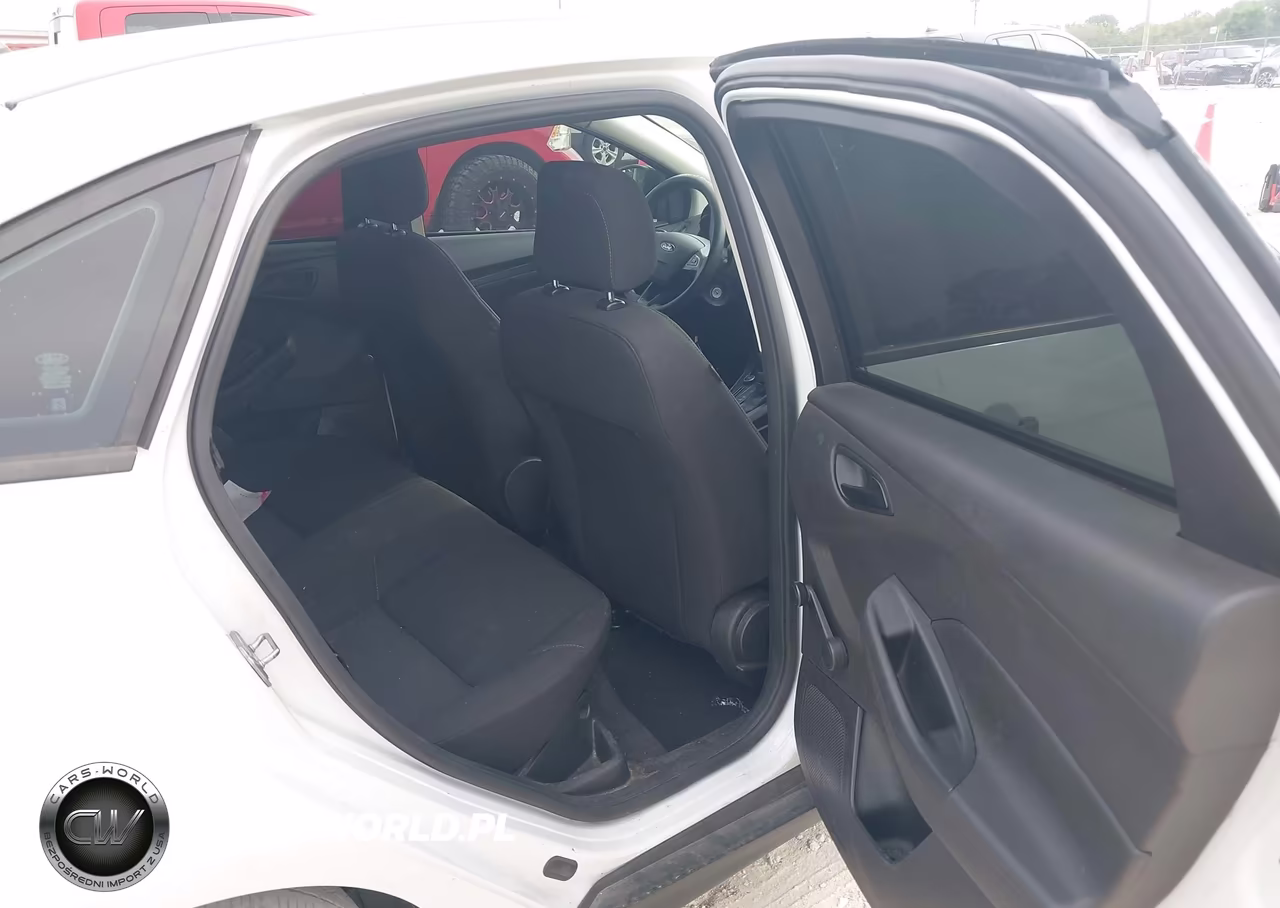 2016 Ford Focus S VIN:1FADP3E2XGL267007 - 8