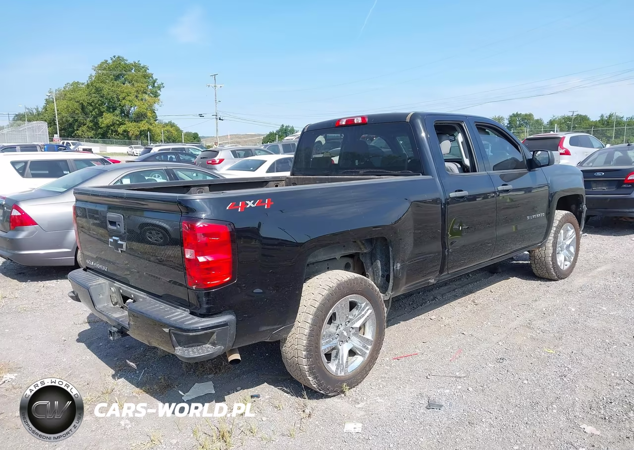 2018 Chevrolet Silverado 1500 Custom VIN:1GCVKPEC8JZ153914 - 4