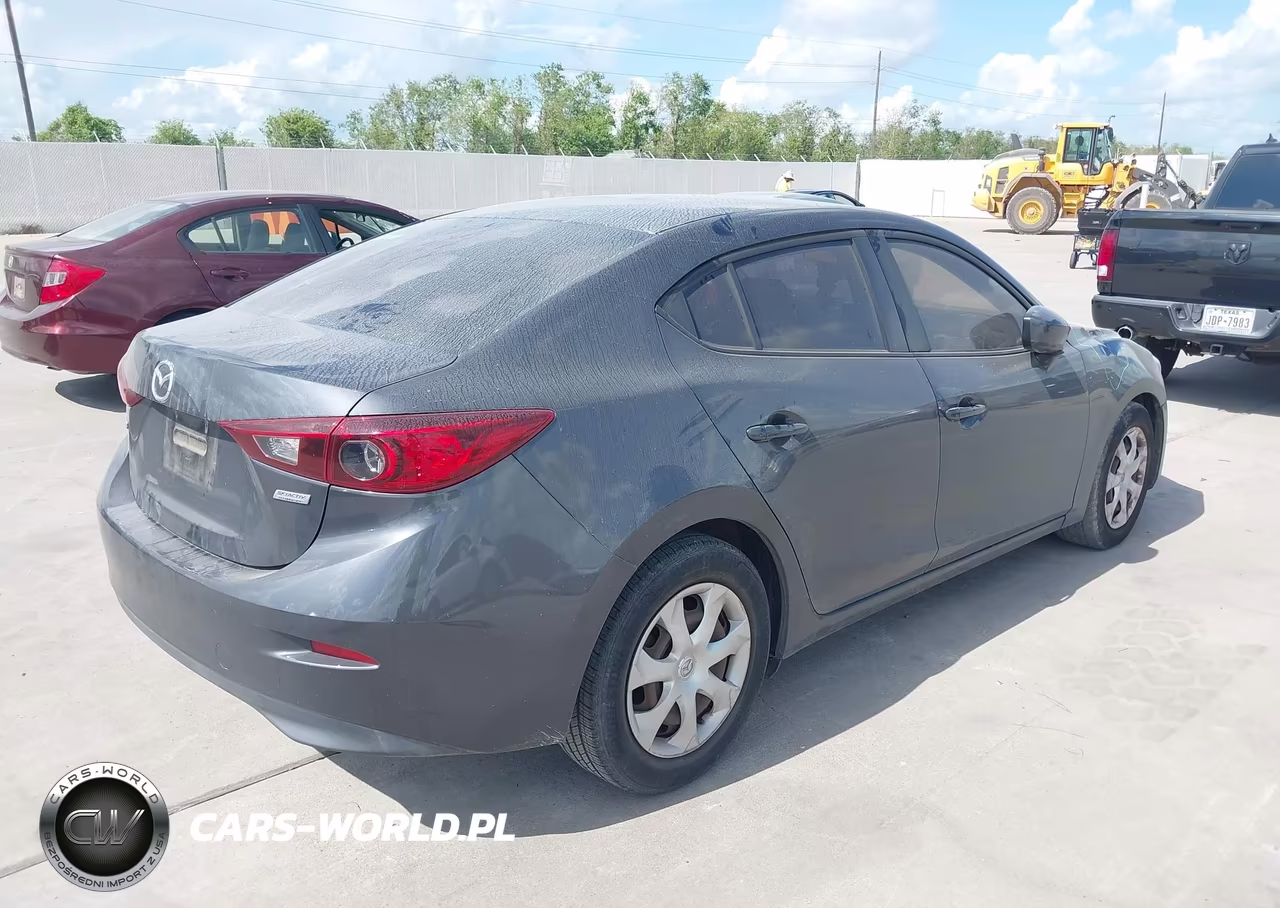 2015 Mazda Mazda3 I Sport VIN:3MZBM1U72FM232578 - 4