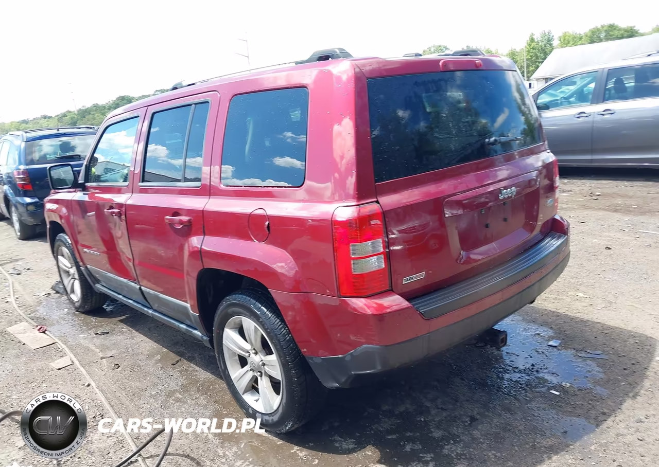 2011 Jeep Patriot Latitude VIN:1J4NT4GB0BD175317 - 3