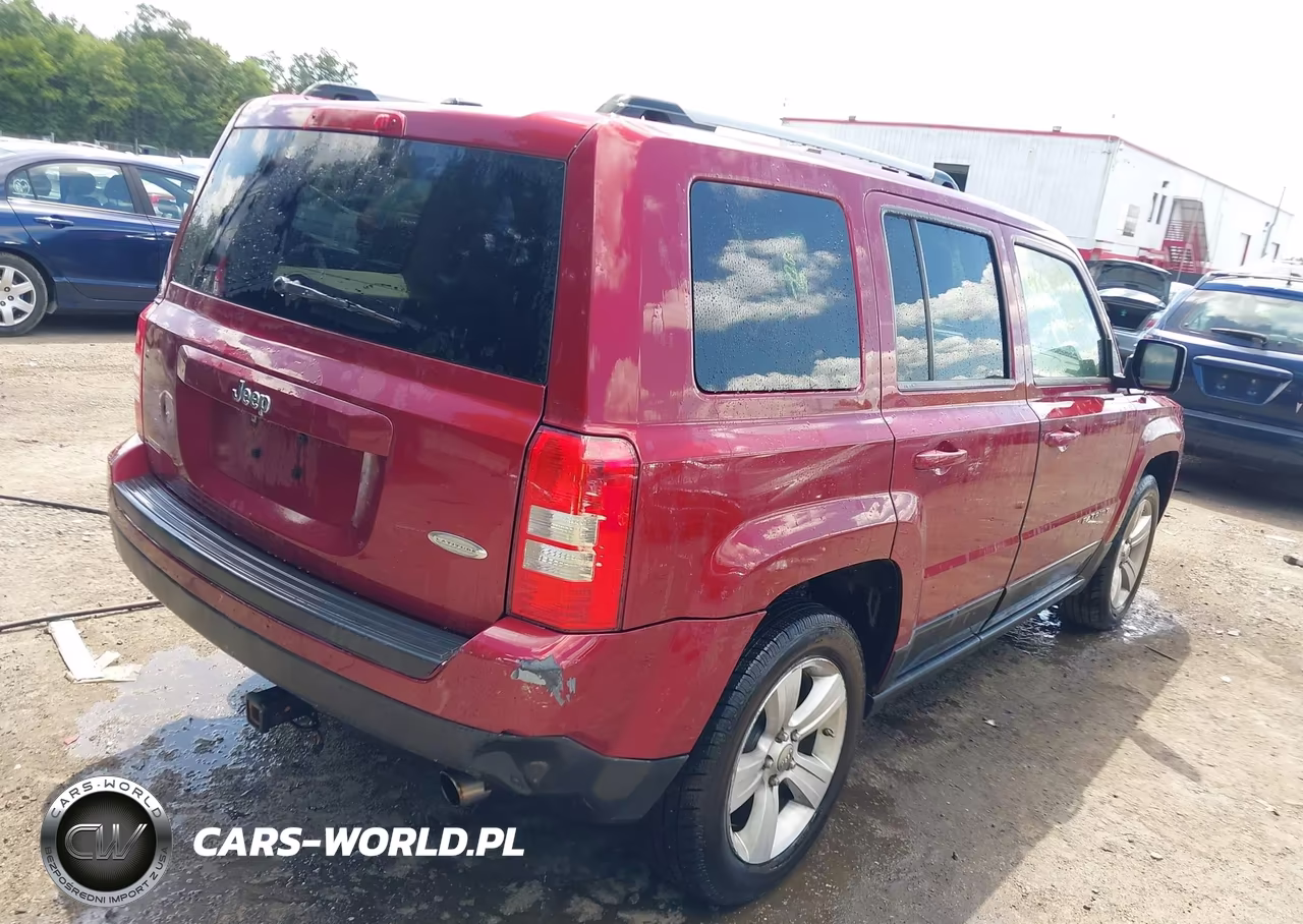 2011 Jeep Patriot Latitude VIN:1J4NT4GB0BD175317 - 4