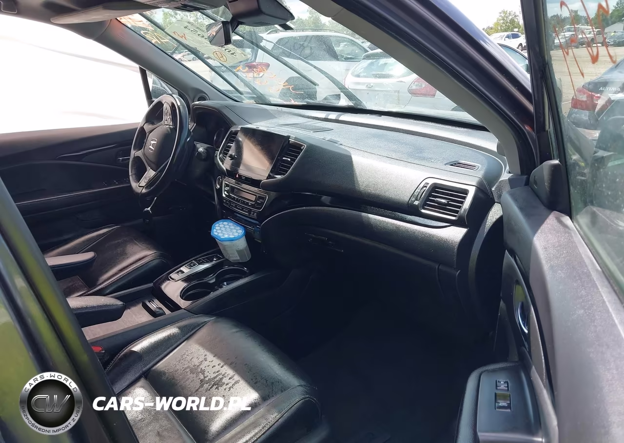 2019 Honda Pilot Touring VIN:5FNYF6H60KB069224 - 5
