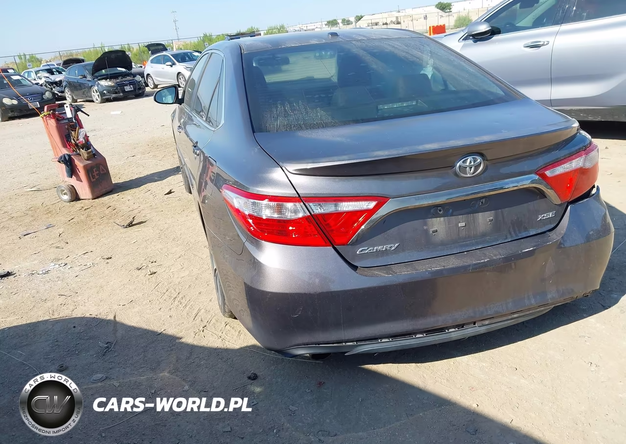 2015 Toyota Camry Xse V6 VIN:4T1BK1FK1FU559135 - 3