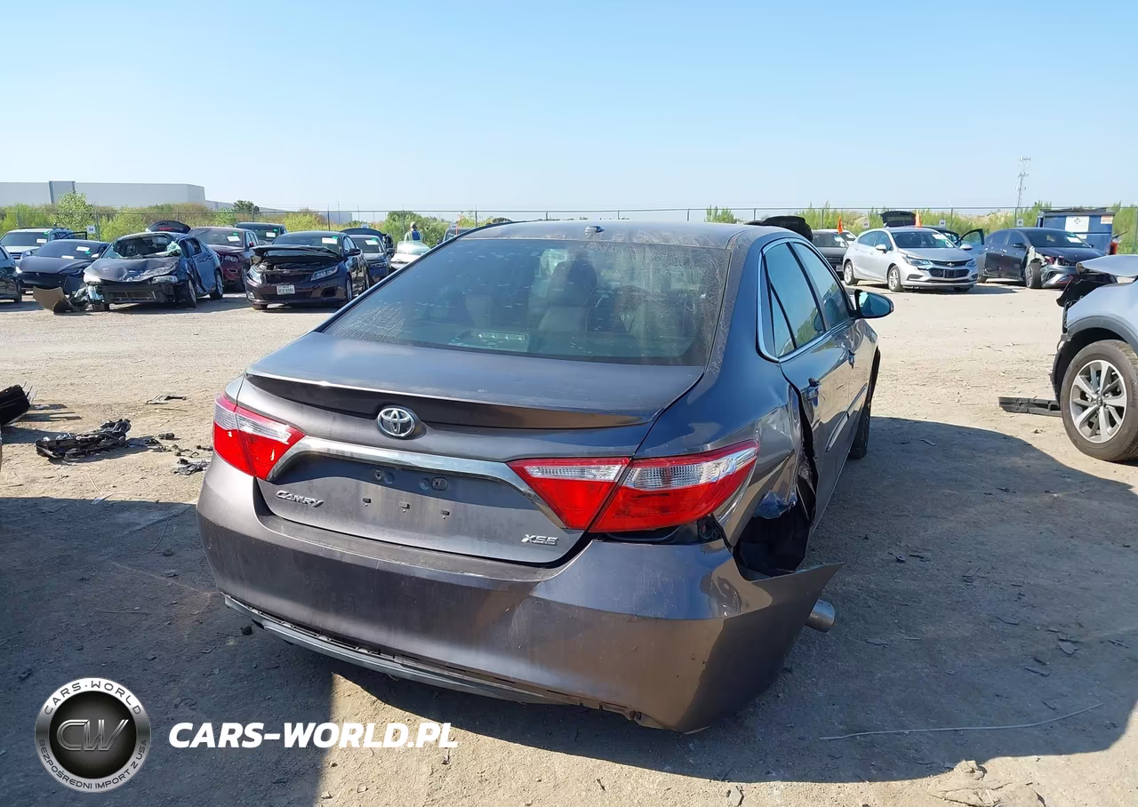 2015 Toyota Camry Xse V6 VIN:4T1BK1FK1FU559135 - 4