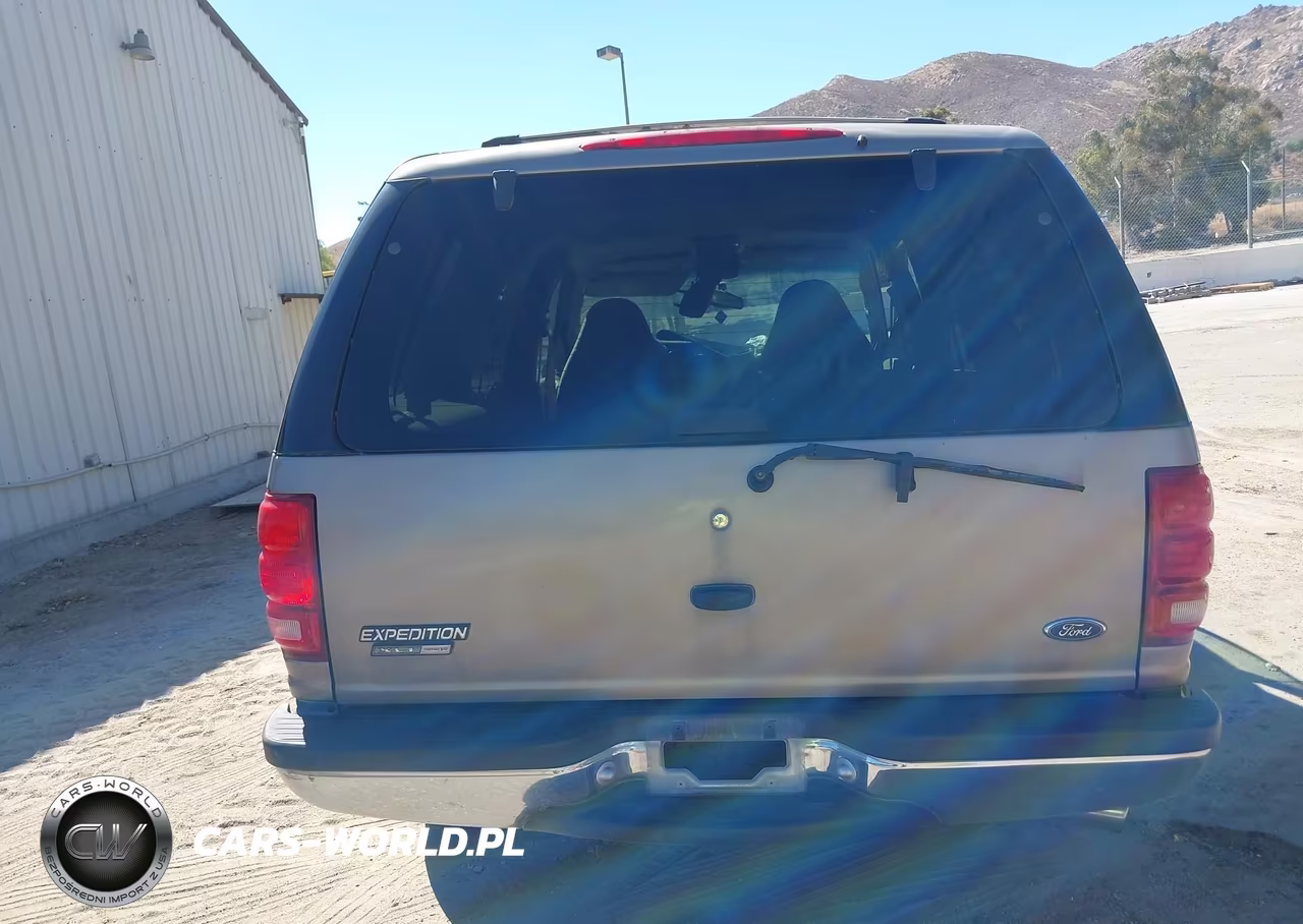 2001 Ford Expedition Xlt VIN:1FMRU15L61LA16039 - 16