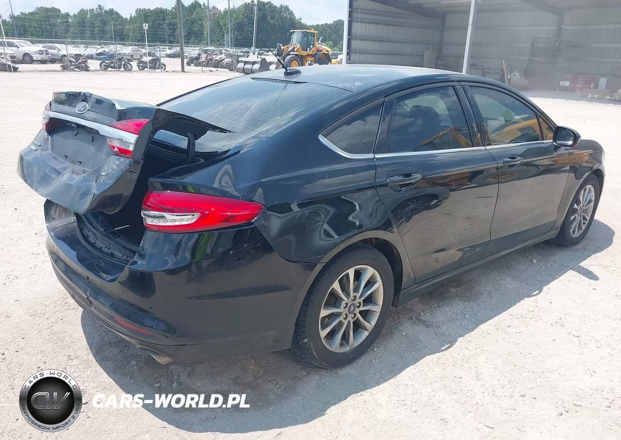 2017 Ford Fusion Se VIN:3FA6P0H77HR410786 - 4